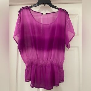 Women’s stylish blouse with elastic waist